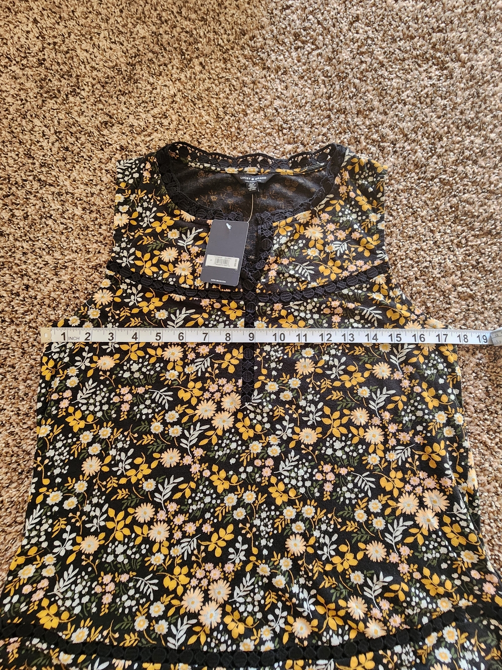 Sleeveless Black Floral Lace-Trim Women's Top - Picture 8 of 9
